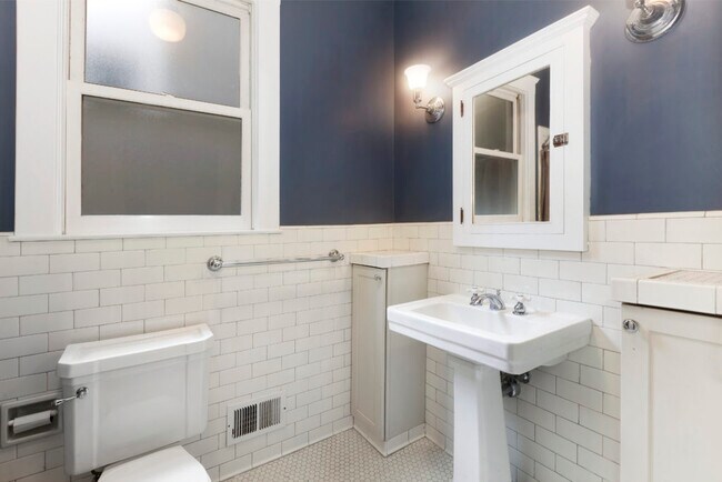 Building Photo - 575 14th St