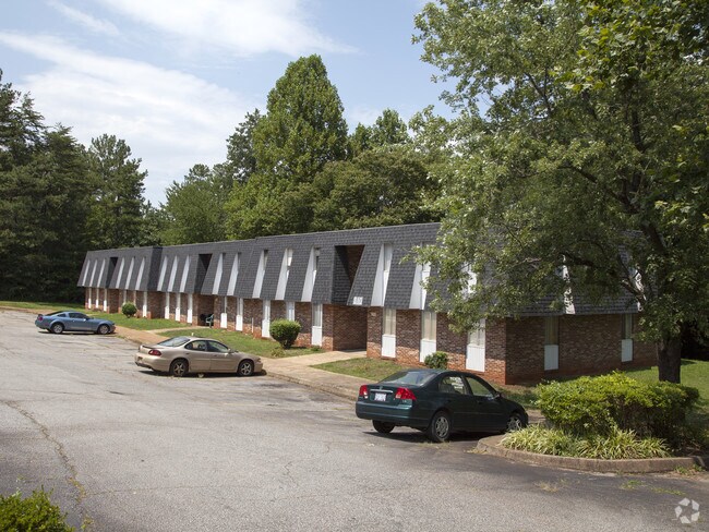 Building Photo - 207 Windwood Dr