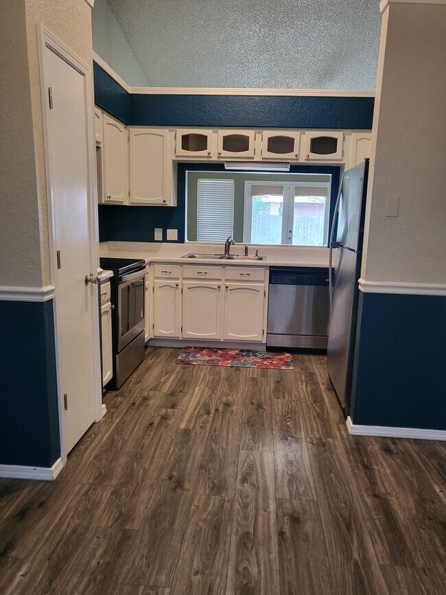 Building Photo - 5928 Chisholm Trail