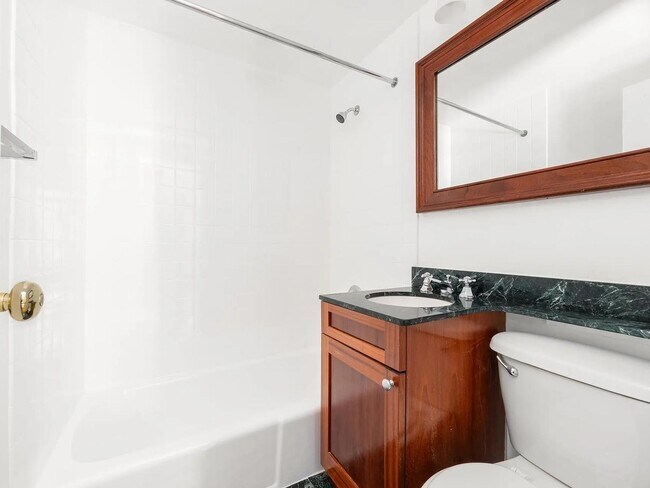 Foto del edificio - 145 W 80th St