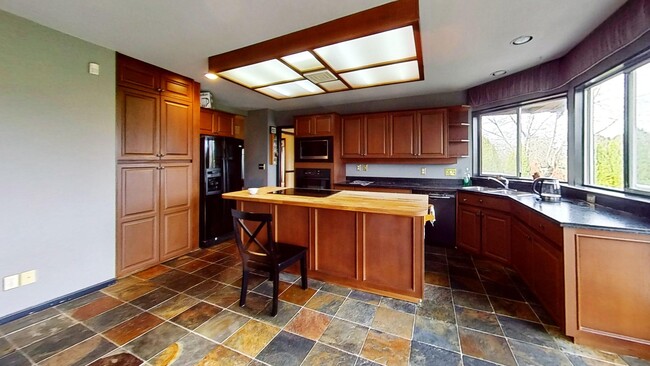 Photo du bâtiment - 3111 Bowen Dr