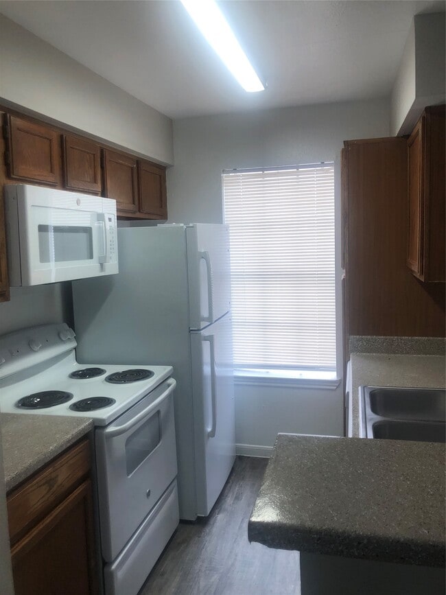 Building Photo - 14600 Fonmeadow Dr