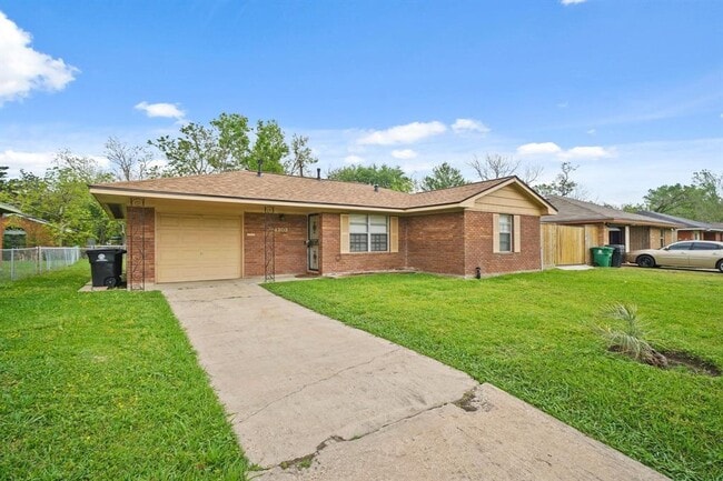 Building Photo - 4303 Howcher St