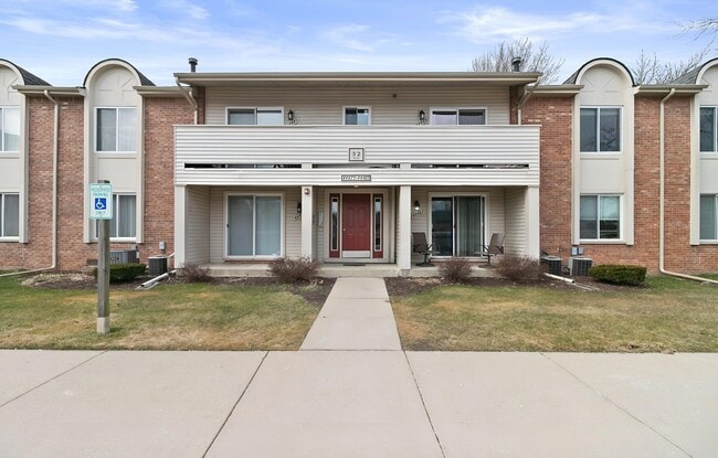 Building Photo - 44489 Savery Dr