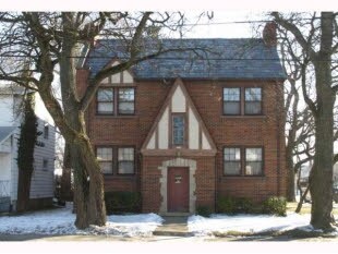 Building Photo - 2984 Indianola Ave