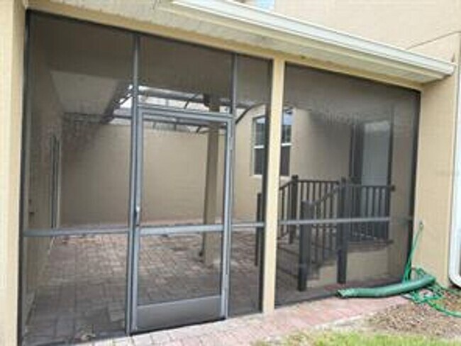 Foto del edificio - BEAUTIFUL 3 BEDROOM TOWNHOUSE IN HERITAGE AT PLANT STREET IN WINTER GARDEN