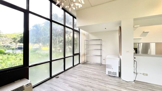 Building Photo - 5333 Likini St