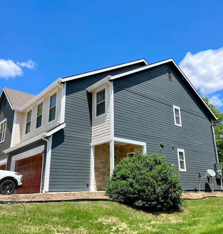 Building Photo - 1302 Valley Ln