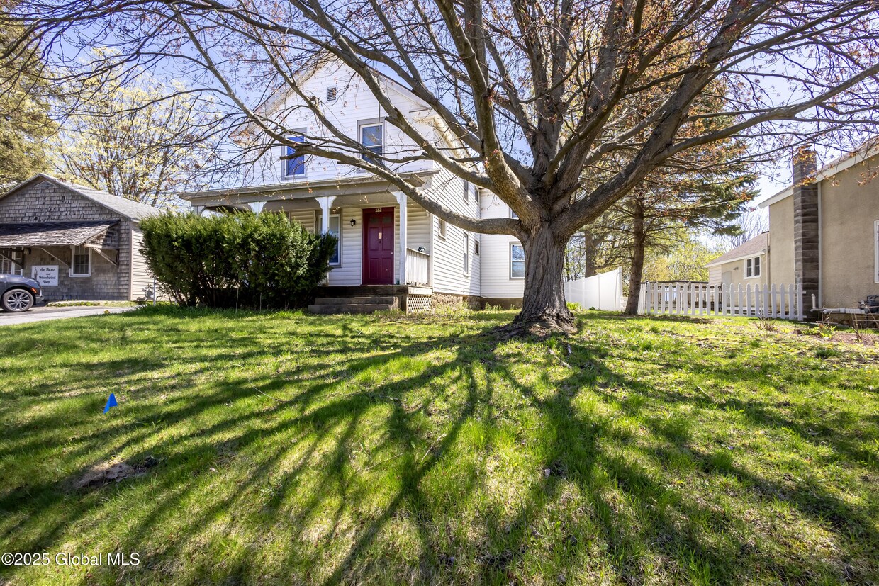 Foto principal - 182 Kingsley Rd