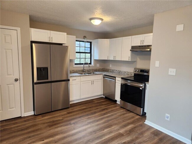 Building Photo - 1285 S Lea Ct SE