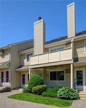 Building Photo - 123 Willow Springs