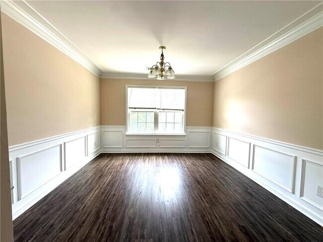 Building Photo - 3683 White Pine Rd