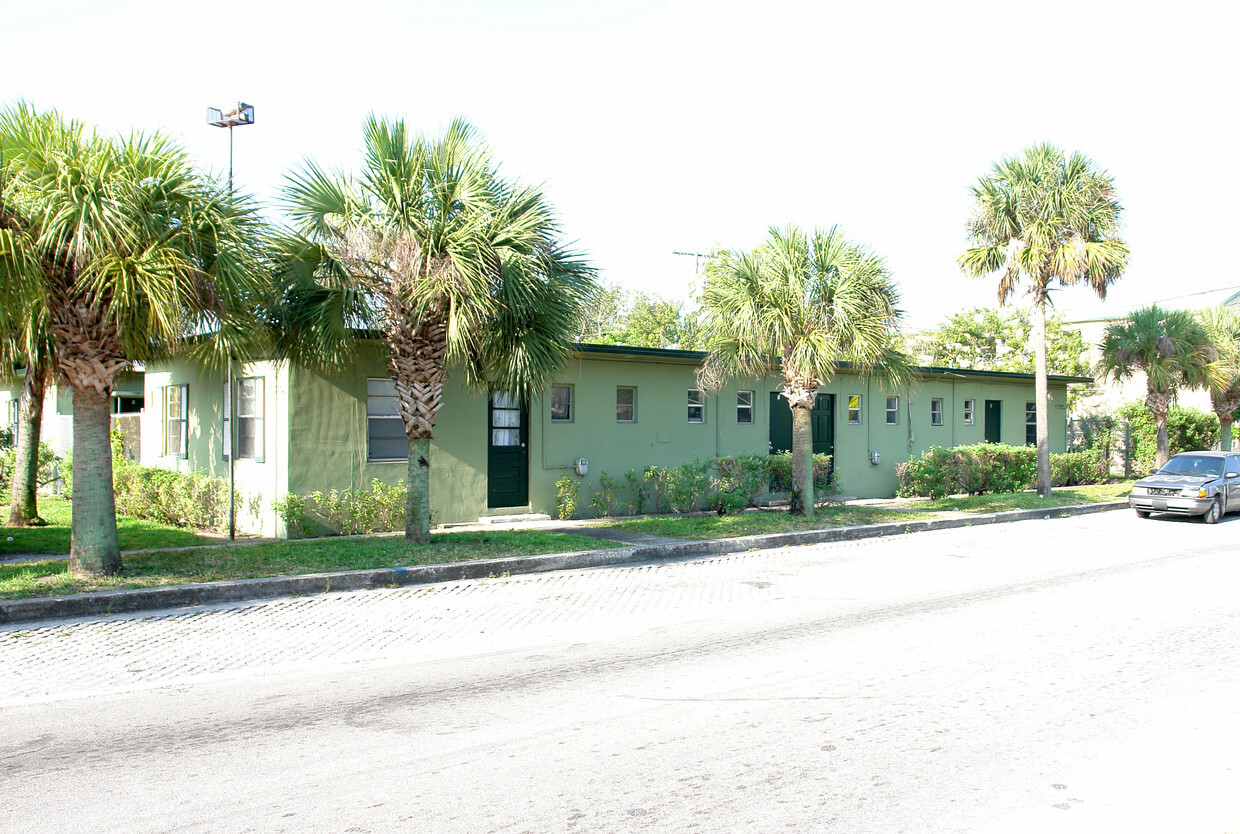 Primary Photo - 741-743 NW 11th Ave