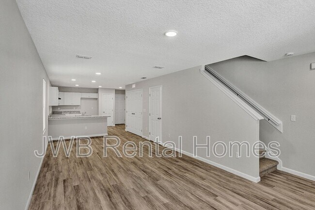 Foto del edificio - 227 E 17th St