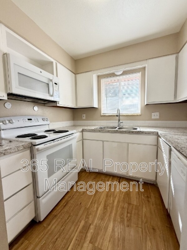 Foto del edificio - 1434 E 16th St