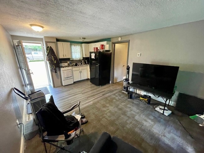 Building Photo - 1102 15th Ave NE