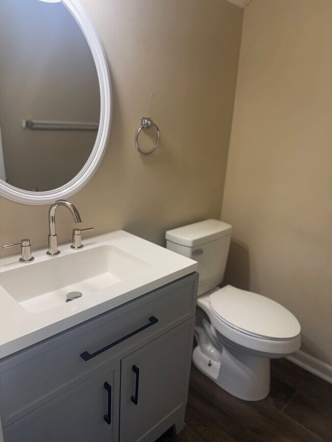 Foto del edificio - 800 Verdant Dr