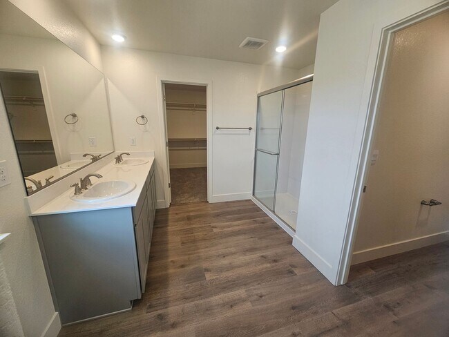 Foto del edificio - Almost brand New Home in Spanish Springs