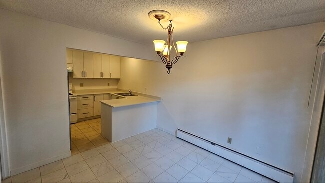 Building Photo - 849 Westview Crescent