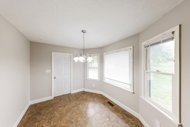Building Photo - 111 Saralee Dr