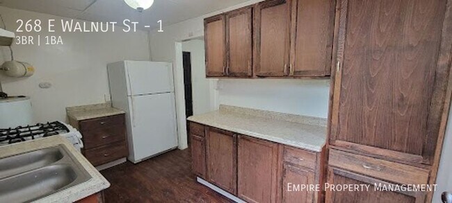 Foto del edificio - 1st Floor-3 Bedroom / 1 Bathroom Apartment...