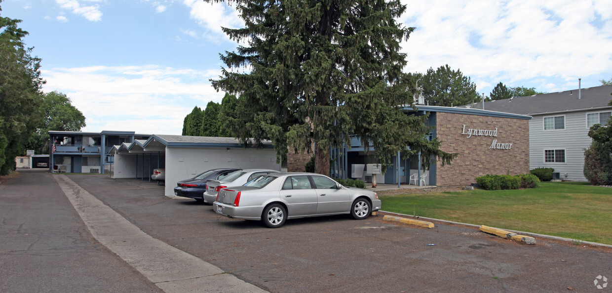 Foto del edificio - Lynwood Manor Apartments