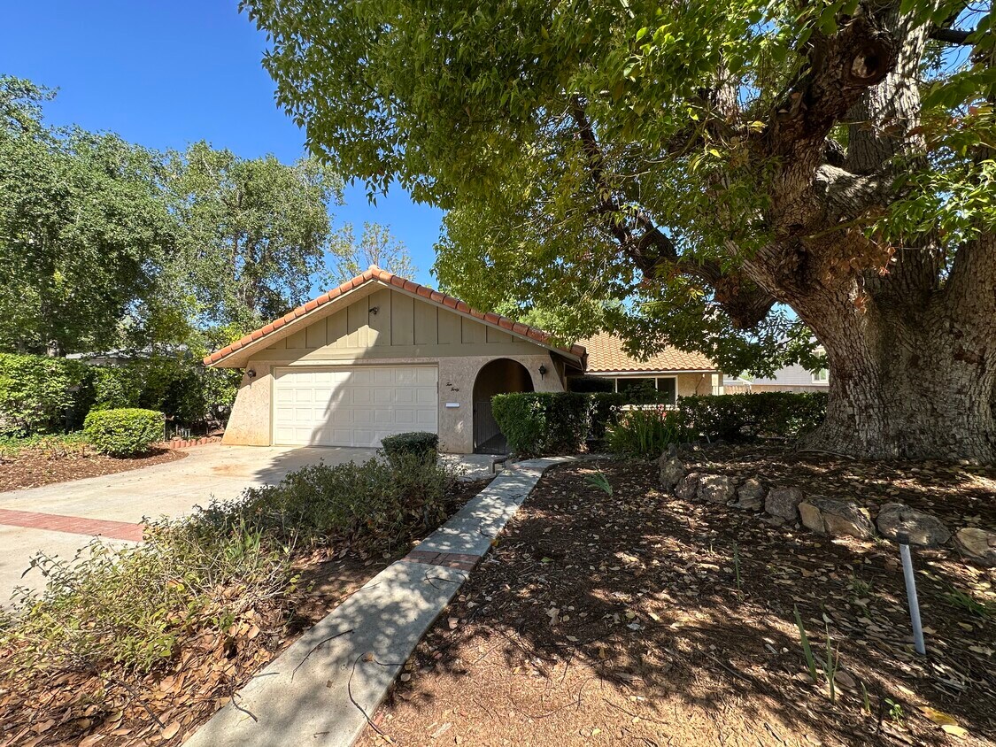 Foto principal - 1040 Walnut Ave