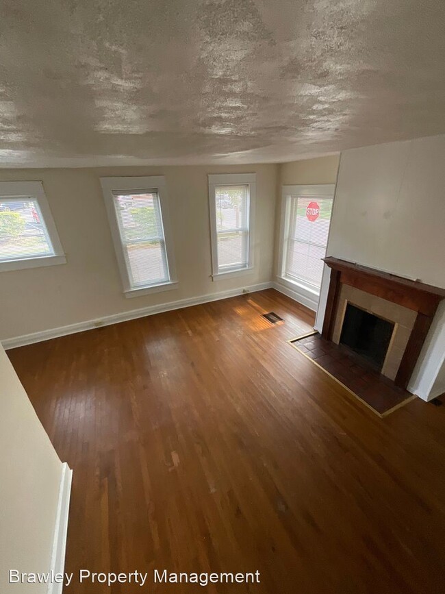 Building Photo - 4 br, 2 bath House - 323 N. Grant St