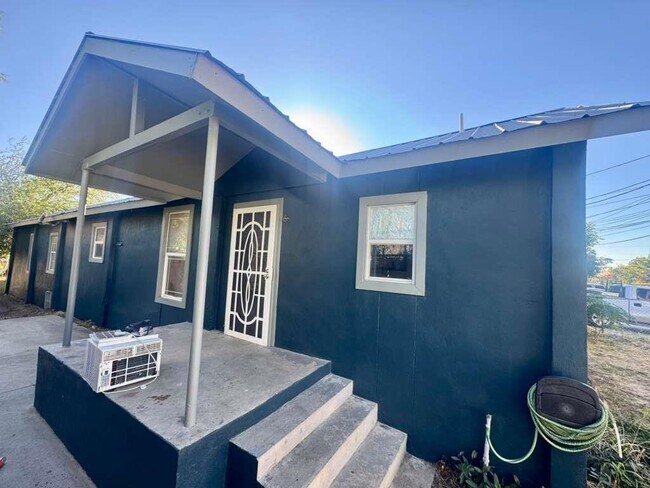 Foto del edificio - 915 Rosario St