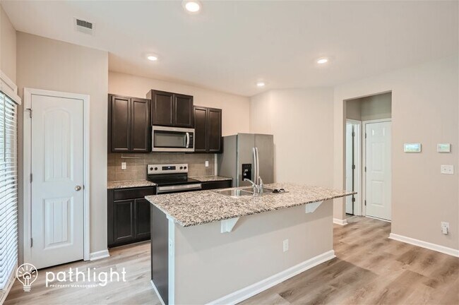 Building Photo - 5672 Union Pointe Dr
