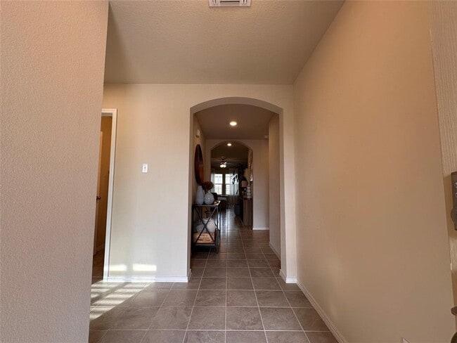 Building Photo - 216 Midas Ln