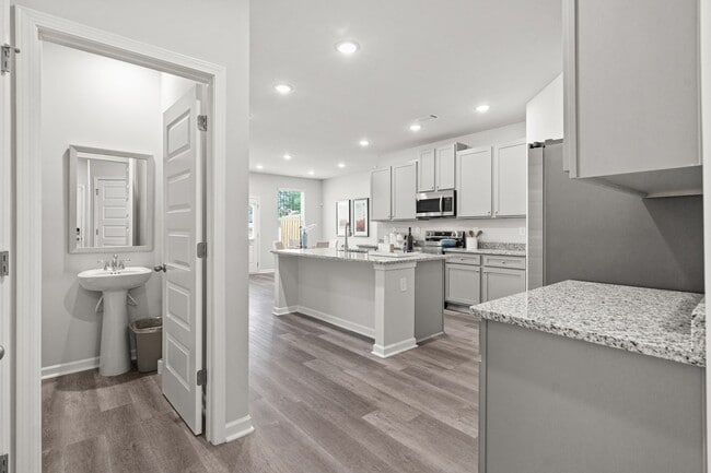Building Photo - 2904 Cannes Cir SW