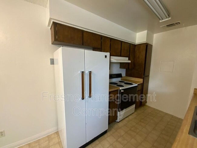 Foto del edificio - 655 W Ashlan Ave