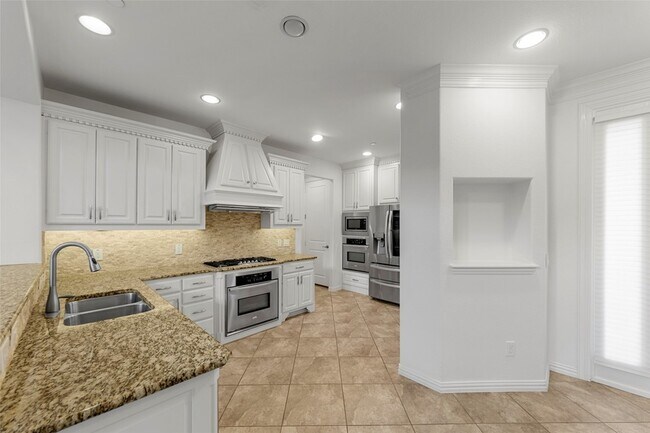 Foto del edificio - 4829 Bayview Dr