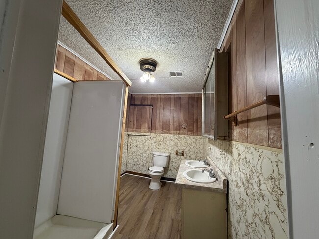 Foto del edificio - 723 Coleman Ave