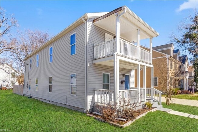 Photo - 926 W 26th St House