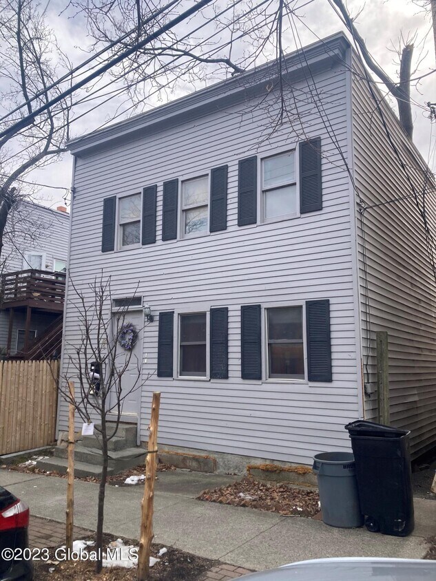 Primary Photo - 26 Myrtle Ave