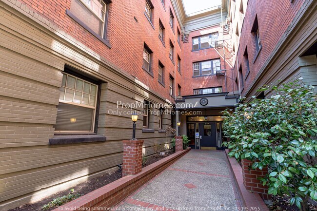 Foto del edificio - Classic Unit in Irving Street Towers – Wal...