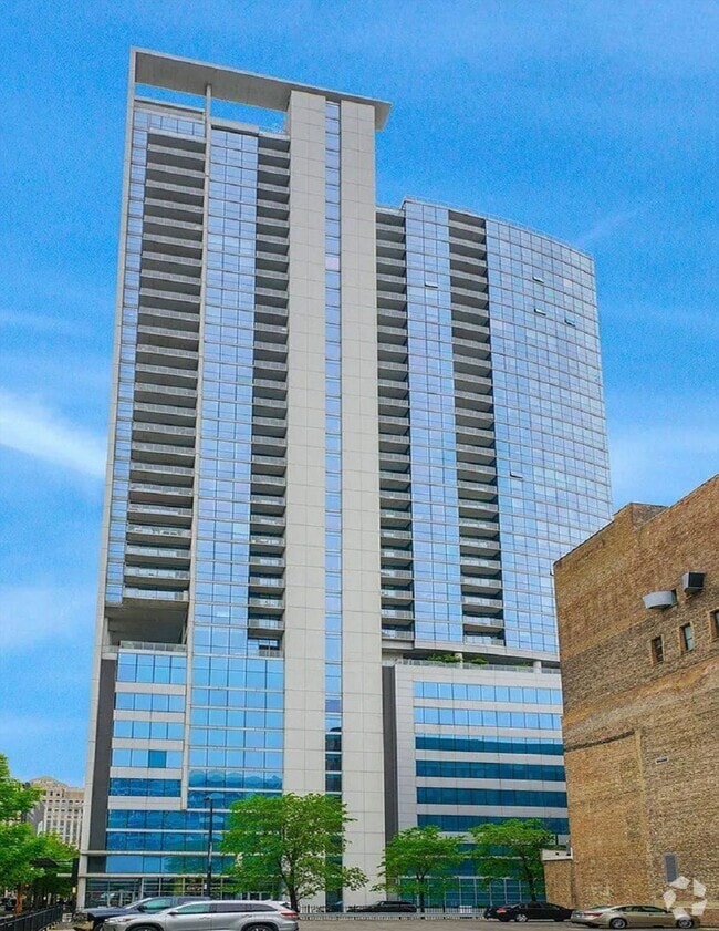Building Photo - 303 W Ohio St
