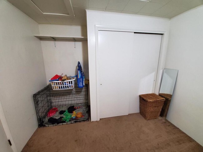 Building Photo - 1544 W Oak Street Unit 3