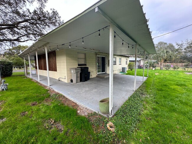 Foto del edificio - 3bed/1bath Single Family home