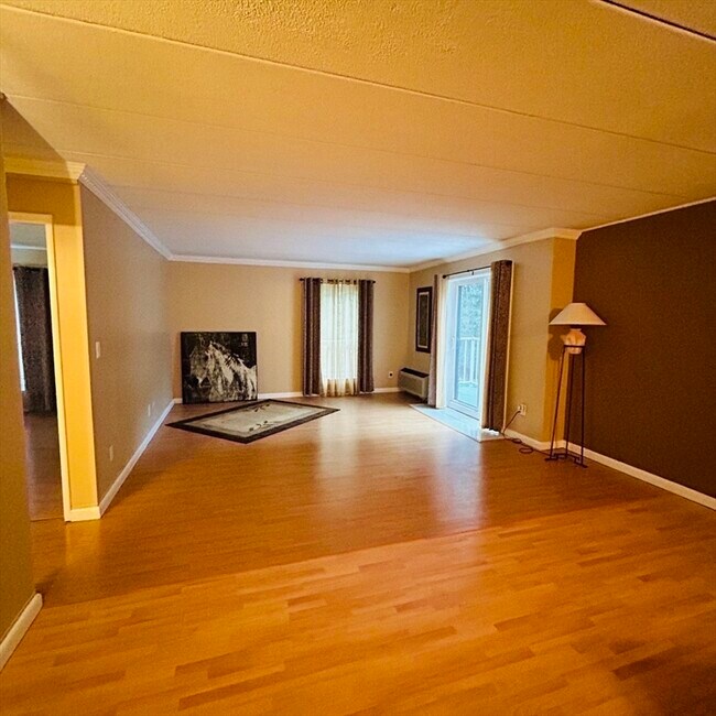 Building Photo - 152 Turner Rd