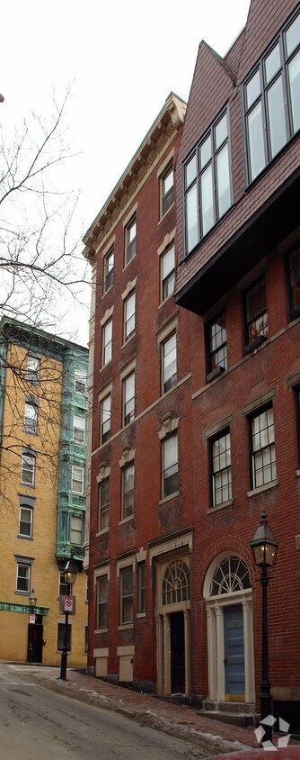 Building Photo - 112 Myrtle St