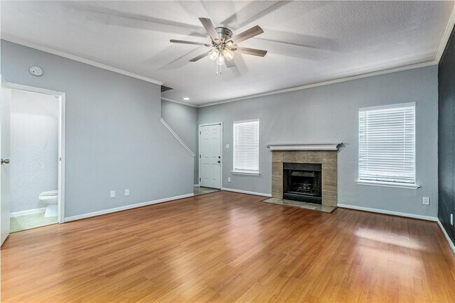 Foto del edificio - 9850 Pagewood Ln