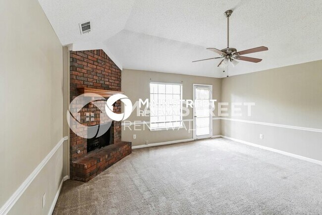 Building Photo - 6583 Shaker Ln