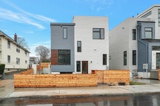 Building Photo - 297 Concord Ave