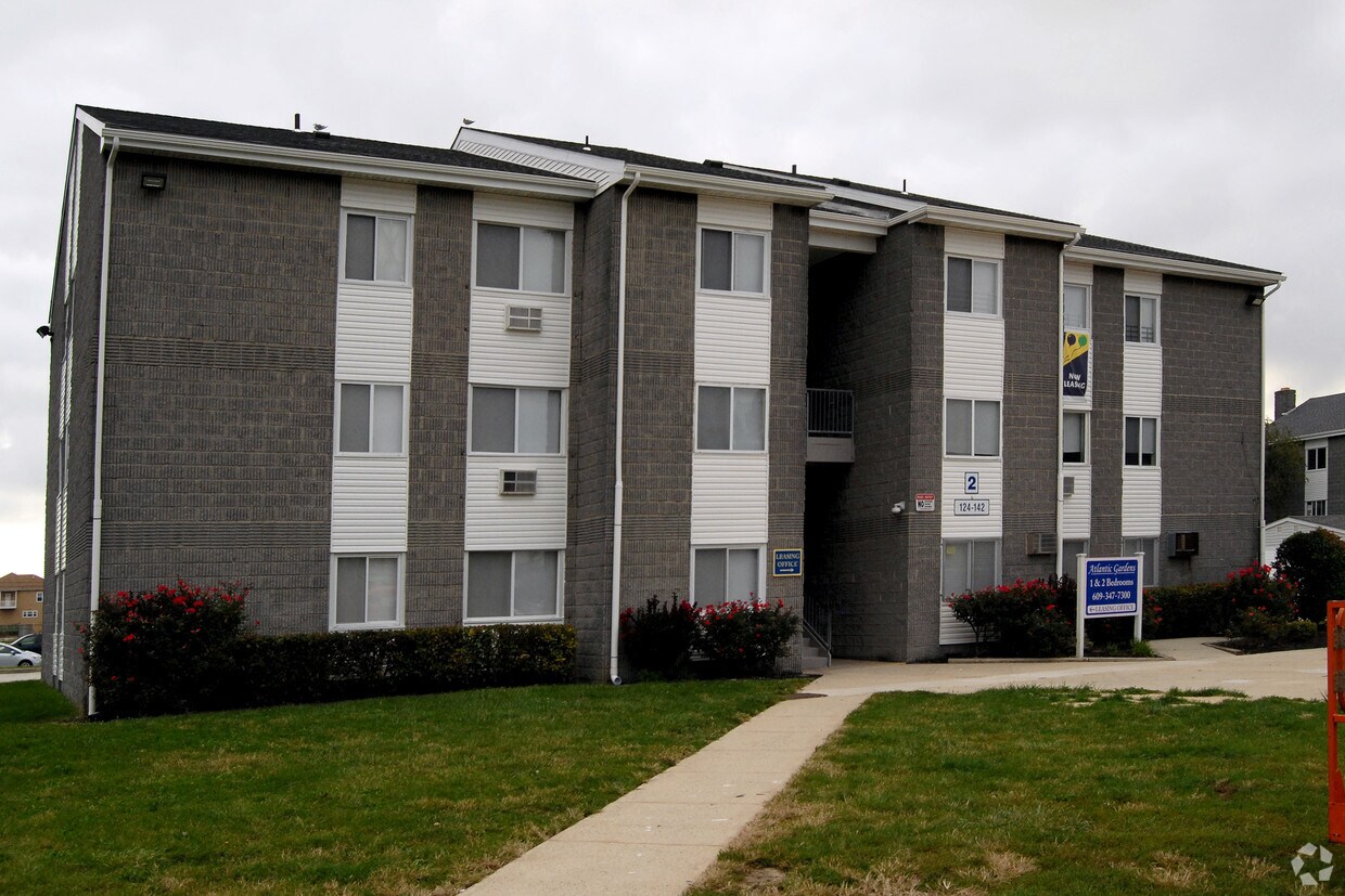 Primary Photo - 111 N South Carolina Ave