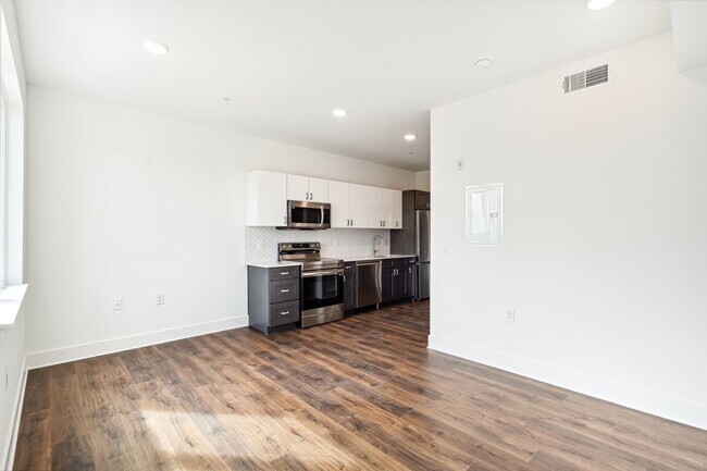 Interior Photo - OLO
