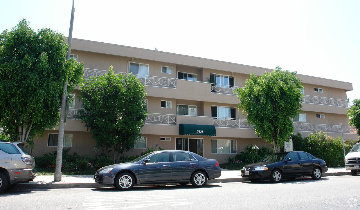 Primary Photo - Encino Pines