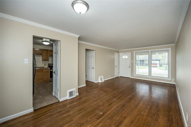 Building Photo - 9906 Calumet Dr